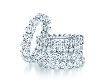 Eternityringe: Diamanten besetzte Ringschiene