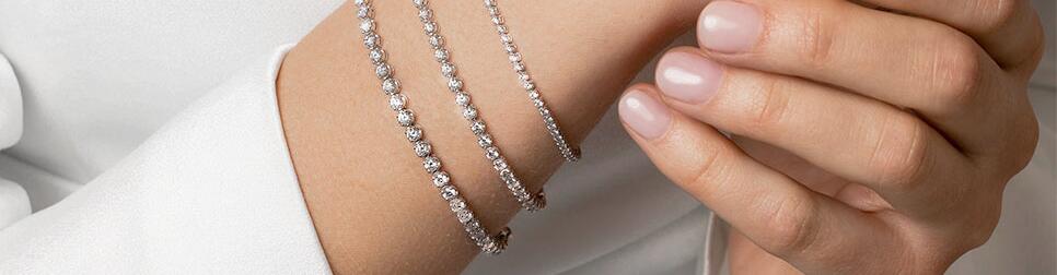Armschmuck mit Diamanten
