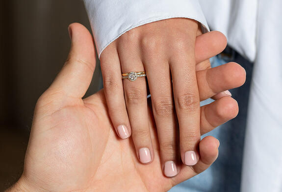 Verlobungsringe Gelbgold Diamant – romantische Gold-Ringe