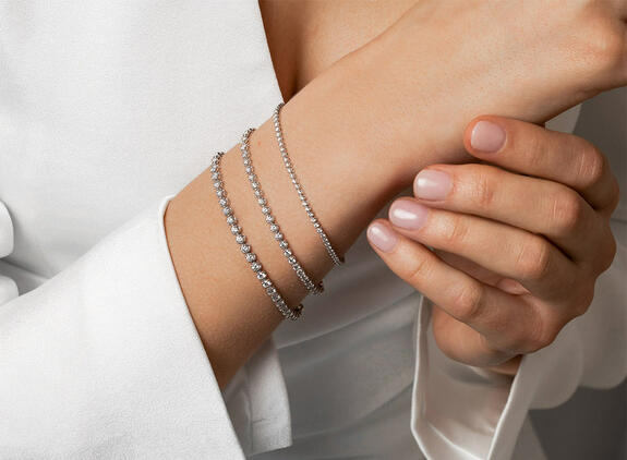 Armschmuck mit Diamanten