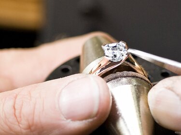 Diamantqualität, die 4 Cs: Carat, Clarity, Color, Cut
