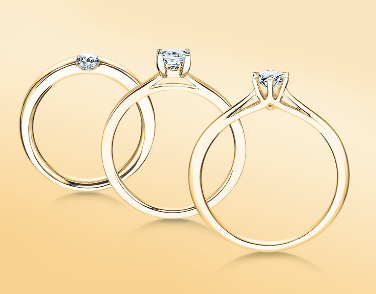 Ringe aus Gold und Gelbgold für die perfekte Verlobung