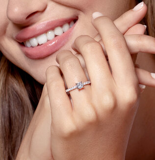 Weißgold-Pavéring Classic 4 Pavé