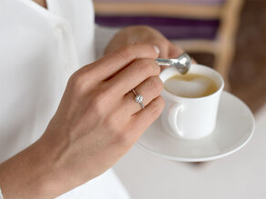 Verlobungsring Classic 4 in 9K Weißgold mit Labordiamant 1,00ct E/VS