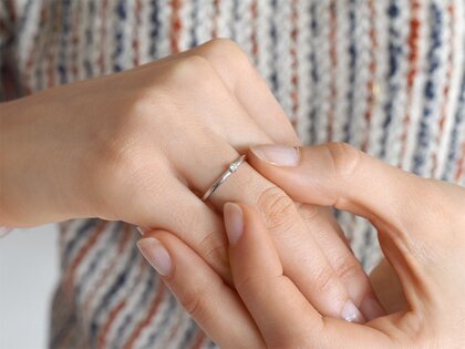 Verlobungsring Melody in 14K Weißgold mit Diamant 0,05ct H/SI