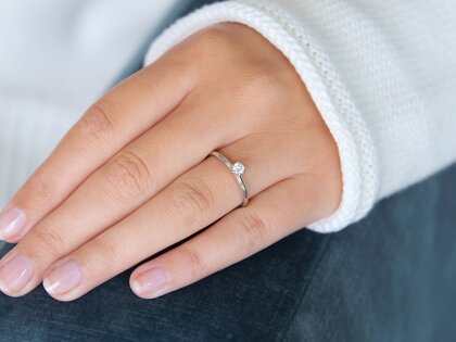 Verlobungsring Classic 6 in 9K Weißgold mit Labordiamant 0,25ct E/VS