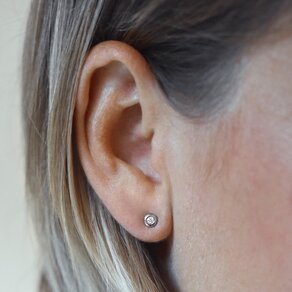 Ohrstecker Eternal in 14K Weißgold mit Diamanten 0,10ct GSI G/SI