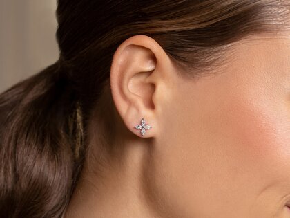 Ohrstecker Flower in 9K Gelbgold mit Diamanten 0,64ct G/SI