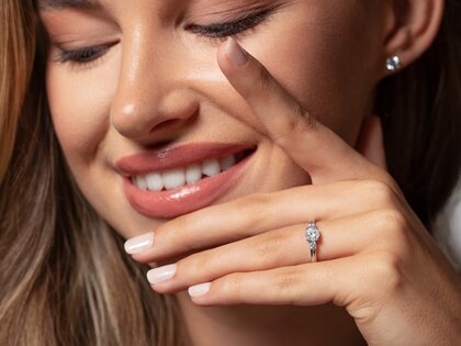 Verlobungsring Vivid Petite Diamond in 18K Gelbgold mit Diamanten 0,50ct G/SI