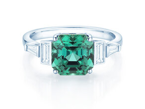 Verlobungsring Aureline in 9K Weißgold mit Grüner Turmalin 3,00ct und natürliche Diamanten 0,48ct