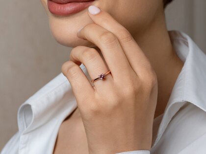 Geburtsstein-Ring Classic 4 Januar in 14K Gelbgold mit Granat 0,10ct
