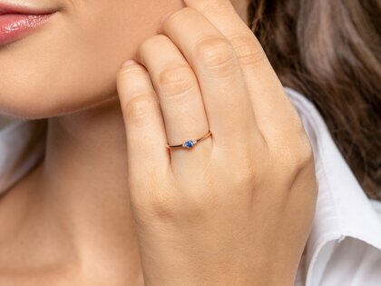 Geburtsstein-Ring Vivid Petite September in 9K Weißgold mit Saphir 0,10ct und Diamanten 0,02ct