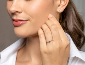 Geburtsstein-Ring Vivid Petite September in 9K Weißgold mit Saphir 0,10ct und Diamanten 0,02ct