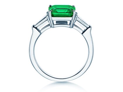 Verlobungsring Emerald Elegance in 9K Weißgold mit Smaragd 1,80ct und Diamanten 0,40ct