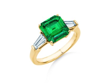 Verlobungsring Emerald Elegance in 9K Gelbgold mit Smaragd 1,80ct und Diamanten 0,40ct