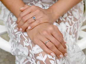 Verlobungsring Windsor in 14K Weißgold mit Saphir 0,60ct und Diamanten 0,12ct