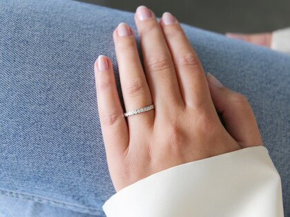Verlobungsring Balance in 9K Weißgold mit Diamanten 0,50ct G/SI