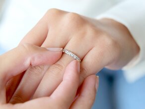 Verlobungsring Balance in 14K Weißgold mit Diamanten 0,75ct G/SI