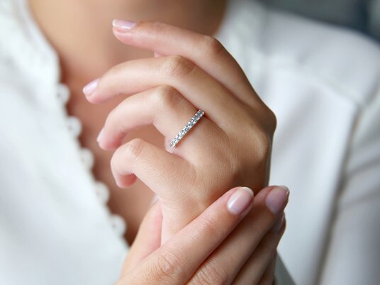 Verlobungsring Dusk in 14K Weißgold mit Labordiamanten 0,96ct