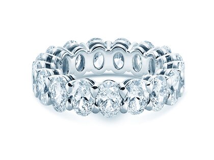 Verlobungsring Oval Cut Infinity
