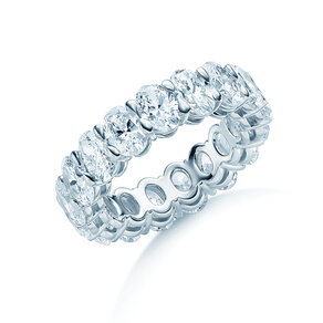 Verlobungsring Oval Cut Infinity