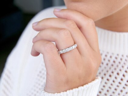 Verlobungsring Wave in 14K Weißgold mit Diamanten 1,30ct G/SI
