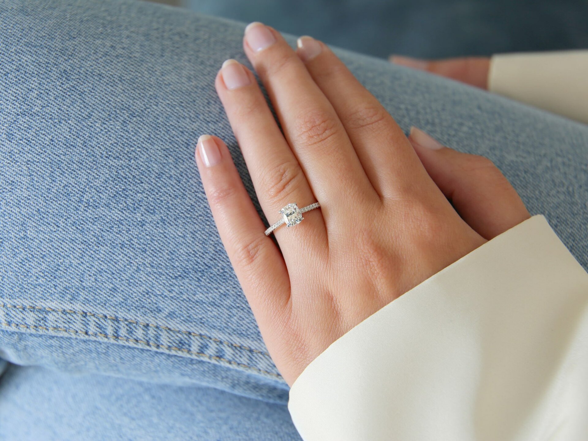 Verlobungsring Cushion Pave mit Diamanten