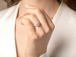 Verlobungsring Emerald Halo Pavé in 14K Weißgold mit Diamanten 1,08ct G/VS