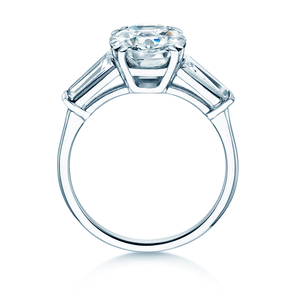 Verlobungsring Oval Tapered Baguette in 14K Weißgold mit Labordiamanten 0,41ct E/VS