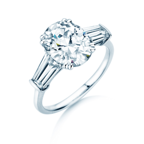 Verlobungsring Oval Tapered Baguette in 14K Weißgold mit Labordiamanten 0,41ct E/VS