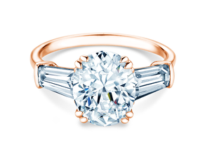 Verlobungsring Oval Tapered Baguette in 9K Roségold mit Labordiamanten 0,70ct E/VS