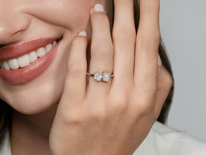 Verlobungsring Toi et Moi Pear & Emerald in 9K Gelbgold mit Diamanten 1,00ct G/VS