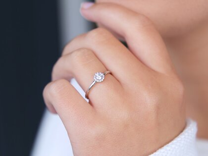 Verlobungsring Flower in 18K Weißgold mit Diamanten 0,33ct G/SI