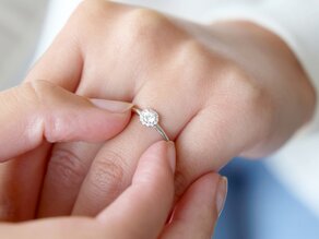 Verlobungsring Flower in 18K Weißgold mit Diamanten 0,33ct G/SI