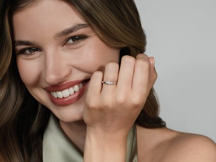 Verlobungsring 3 Stones in 14K Gelbgold mit Diamanten 0,11ct G/SI