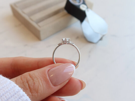 Verlobungsring Blossom in 9K Roségold mit Labordiamanten 0,31ct