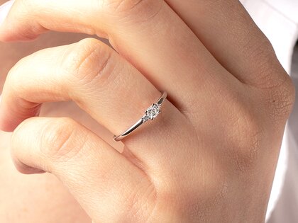 Verlobungsring Vivid Petite Cushion Cut in 14K Gelbgold mit Diamanten 0,20ct G/SI