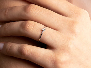 Verlobungsring Vivid Petite Emerald Cut in 14K Gelbgold mit Diamanten 0,10ct G/VS