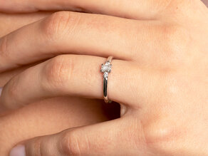 Verlobungsring Vivid Petite Emerald Cut in 9K Roségold mit Diamanten 0,31ct