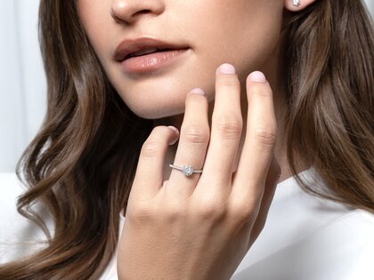 Verlobungsring Bloom Pavé in 14K Weißgold mit Diamanten 0,46ct G/SI