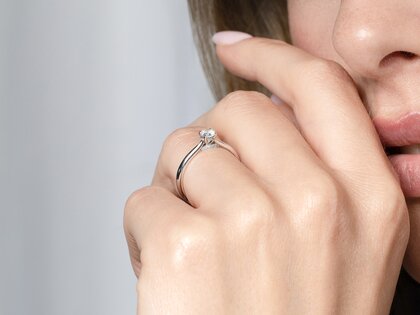 Verlobungsring Classic 4 Hidden Halo in 9K Gelbgold mit Diamanten 0,30ct G/SI