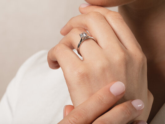 Verlobungsring Classic 4 Hidden Halo in Platin 950/- mit Labordiamanten 0,82ct