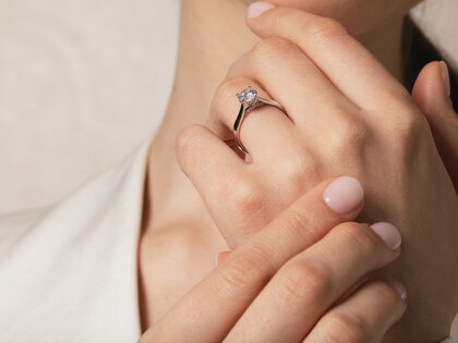 Verlobungsring Classic 4 Hidden Halo in 14K Weißgold mit Labordiamanten 1,08ct E/VS