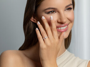 Verlobungsring Classic 4 Pavé in 14K Gelbgold mit Labordiamanten 0,56ct E/VS