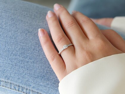Verlobungsring Modern Pavé in 18K Weißgold mit Diamanten 0,30ct G/SI