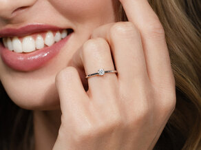 Verlobungsring Classic 4 in 9K Gelbgold mit Diamant 0,20ct H/SI