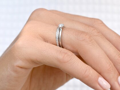 Verlobungsring Classic 4 in 9K Weißgold mit Diamant 0,30ct H/SI