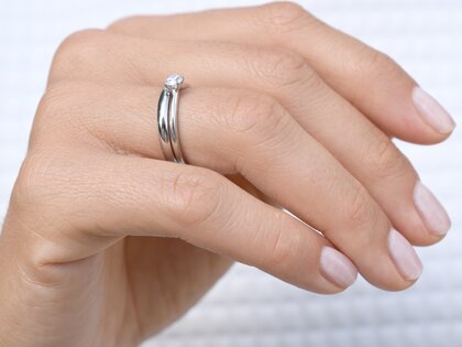Verlobungsring Classic 4 in 9K Weißgold mit Diamant 0,30ct H/SI