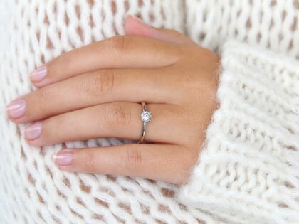 Verlobungsring Classic 4 in 14K Weißgold mit Diamant 0,40ct H/SI