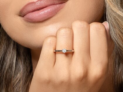 Verlobungsring Classic 6 in 14K Gelbgold mit Diamant 0,15ct H/SI